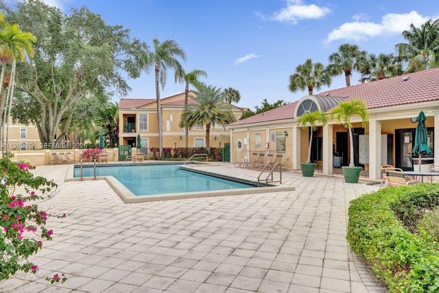 949 Riverside Dr 417, Coral Springs, FL 33071