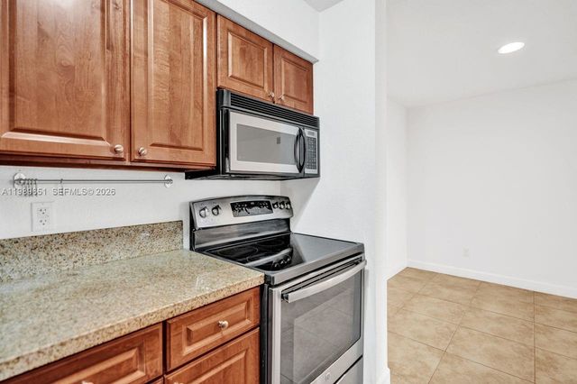 949 Riverside Dr 417, Coral Springs, FL 33071