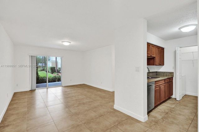 949 Riverside Dr 417, Coral Springs, FL 33071