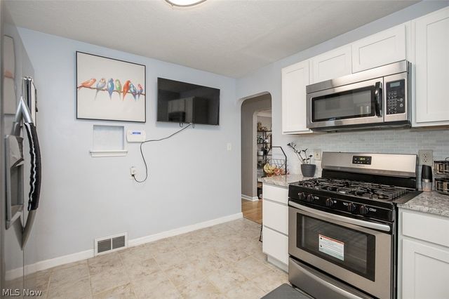 370 Taft Avenue, Bedford, OH 44146