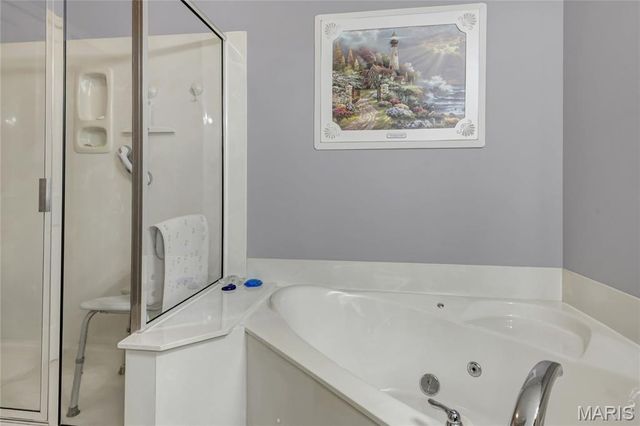 1437 Colonial Drive, St Charles, MO 63304
