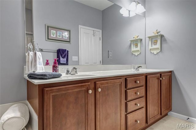1437 Colonial Drive, St Charles, MO 63304