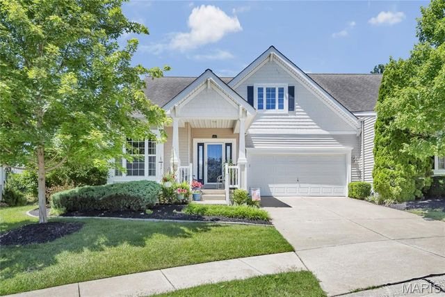 1437 Colonial Drive, St Charles, MO 63304