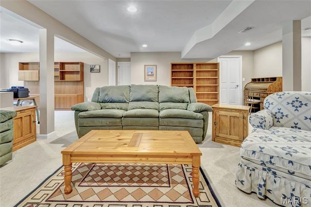 1437 Colonial Drive, St Charles, MO 63304