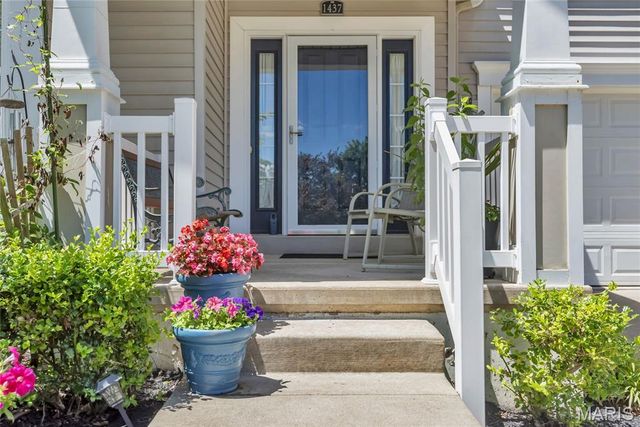 1437 Colonial Drive, St Charles, MO 63304
