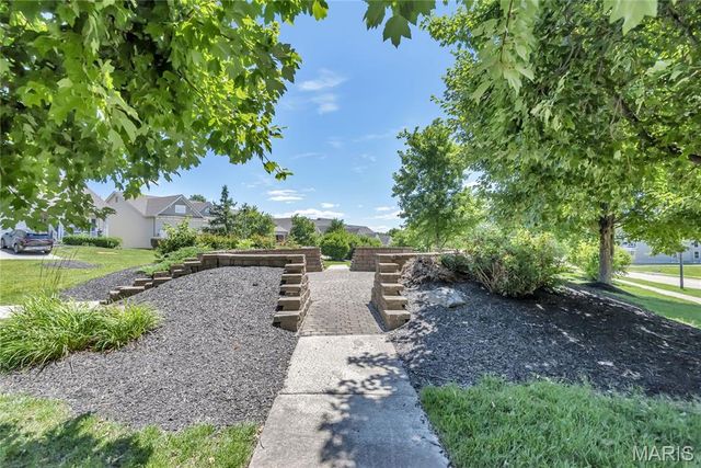 1437 Colonial Drive, St Charles, MO 63304