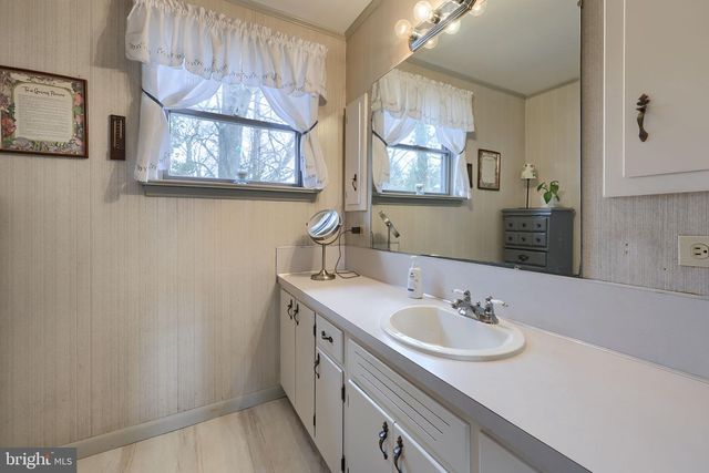 291 BUSHONG RD, Leola, PA 17540