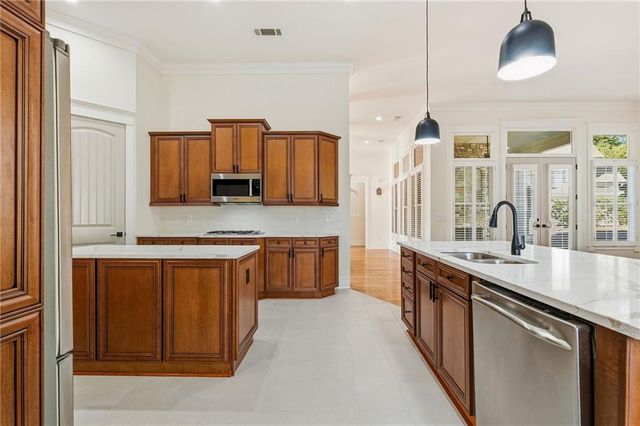 8 Fieldstone Court E, Dawsonville, GA 30534