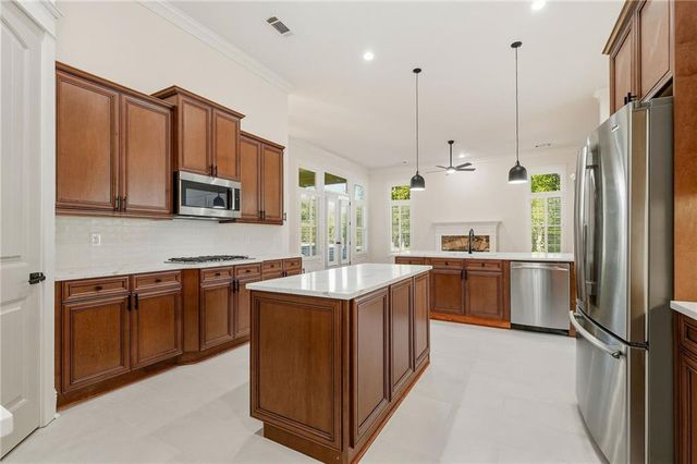8 Fieldstone Court E, Dawsonville, GA 30534