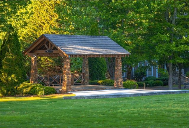 8 Fieldstone Court E, Dawsonville, GA 30534