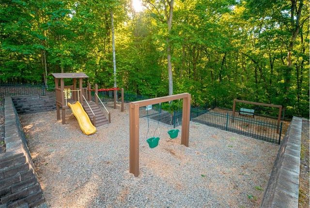 8 Fieldstone Court E, Dawsonville, GA 30534