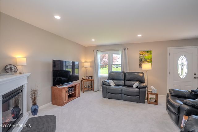 172 Ellisdale Road, Allentown, NJ 08501