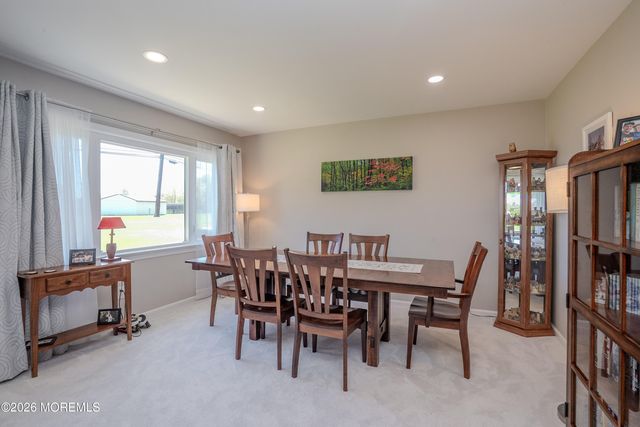 172 Ellisdale Road, Allentown, NJ 08501