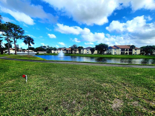 3560 Lazy Pine Way B1, Greenacres, FL 33463