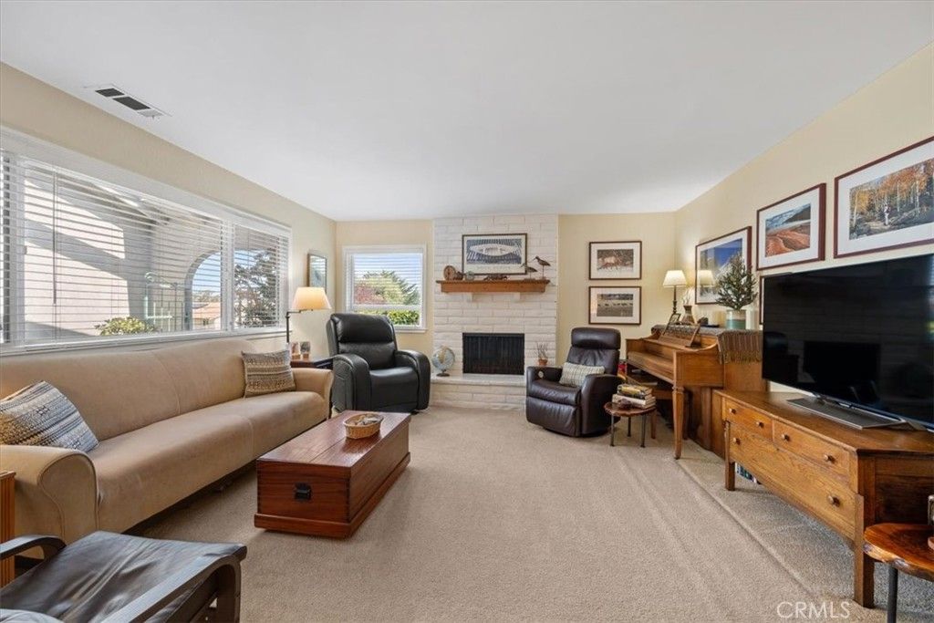 Image 3 of property listing at 733 Mar Vista, Los Osos, CA 93402
