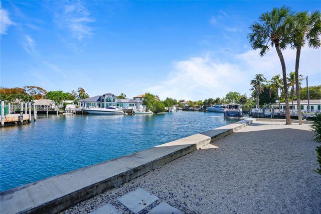 13105 Ixora Ct 215, North Miami, FL 33181