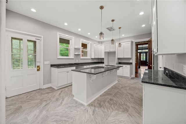 546 Castle Street, Geneva City, NY 14456