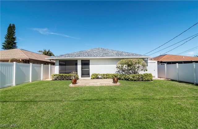 718 107th AVE N, Naples, FL 34108