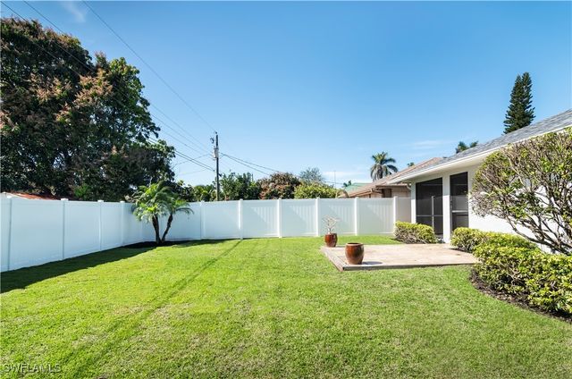 718 107th AVE N, Naples, FL 34108