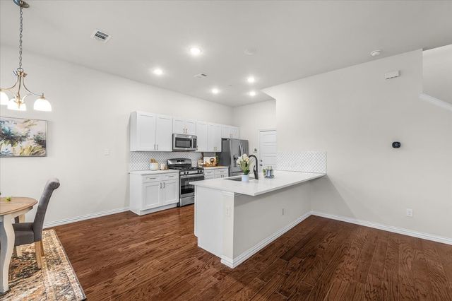 2000 Bethlehem Street, Irving, TX 75061