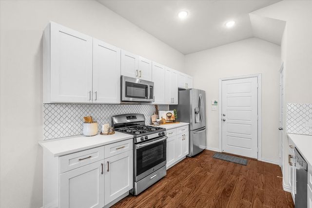 2000 Bethlehem Street, Irving, TX 75061