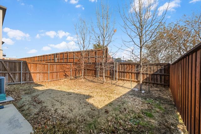 2000 Bethlehem Street, Irving, TX 75061