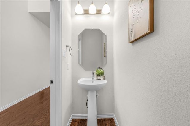 2000 Bethlehem Street, Irving, TX 75061