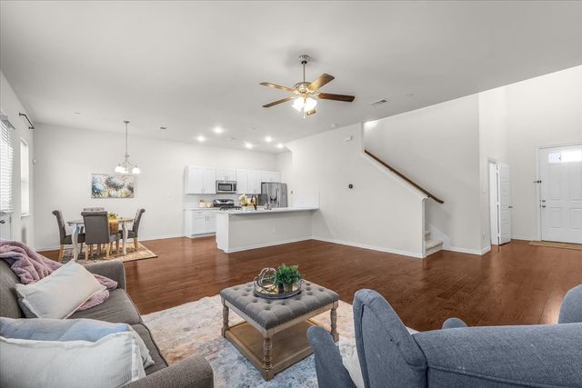 2000 Bethlehem Street, Irving, TX 75061