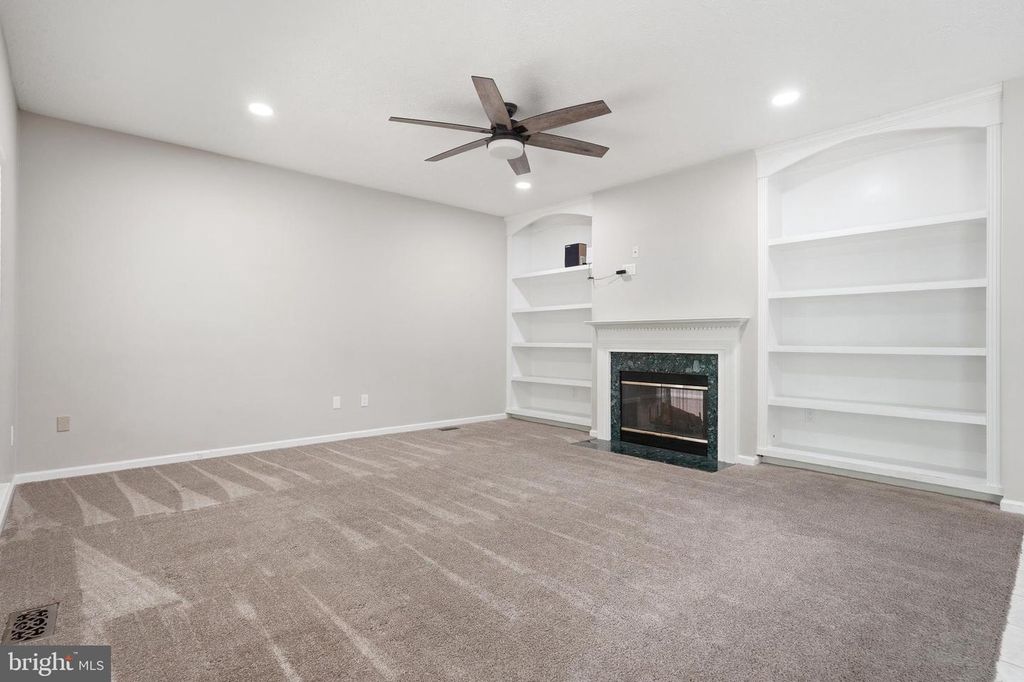 Image 15 of property listing at 2402 HIGHTEE CT, Crofton, MD 21114