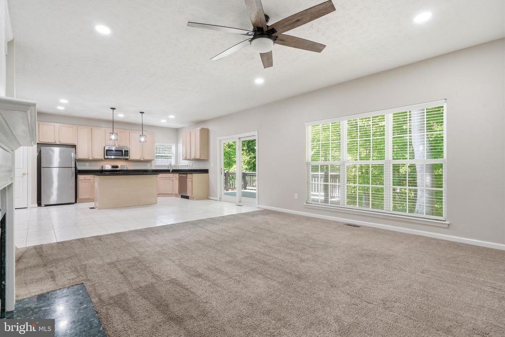 Image 16 of property listing at 2402 HIGHTEE CT, Crofton, MD 21114