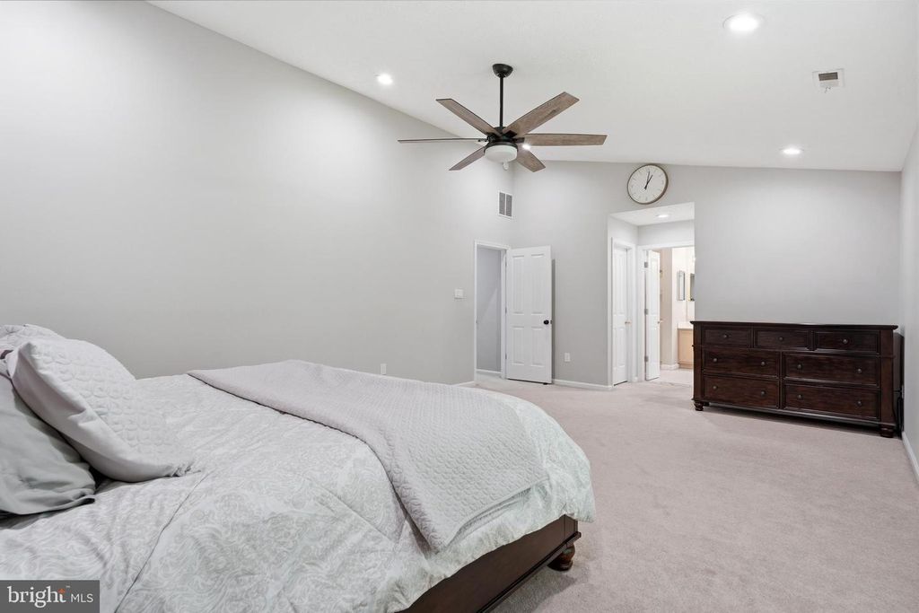 Image 22 of property listing at 2402 HIGHTEE CT, Crofton, MD 21114