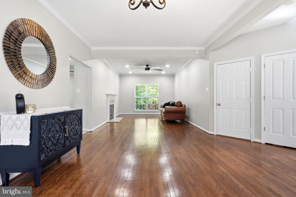 Image 9 of property listing at 2402 HIGHTEE CT, Crofton, MD 21114