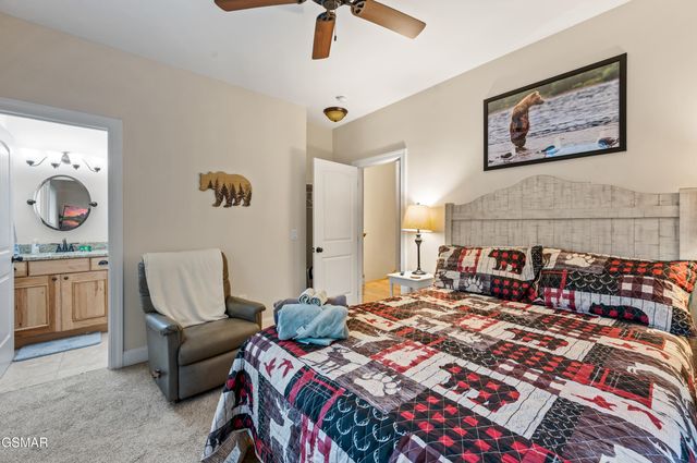 510 Hemlock Street, Gatlinburg, TN 37738