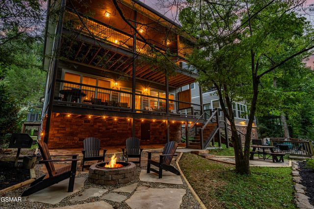 510 Hemlock Street, Gatlinburg, TN 37738