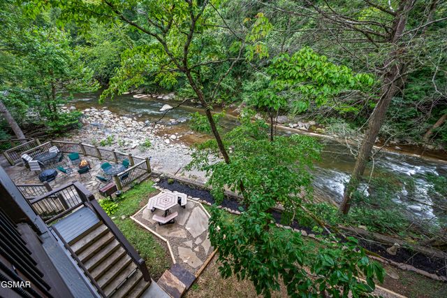 510 Hemlock Street, Gatlinburg, TN 37738