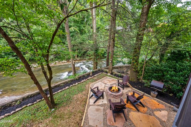 510 Hemlock Street, Gatlinburg, TN 37738