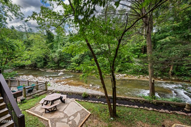 510 Hemlock Street, Gatlinburg, TN 37738