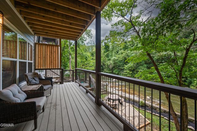 510 Hemlock Street, Gatlinburg, TN 37738