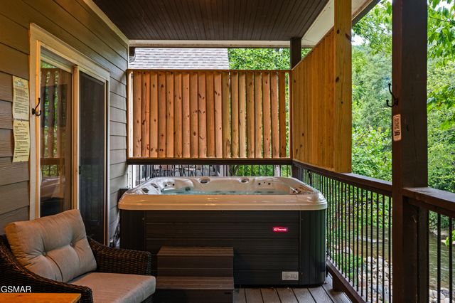 510 Hemlock Street, Gatlinburg, TN 37738