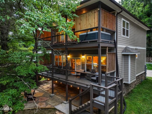 510 Hemlock Street, Gatlinburg, TN 37738