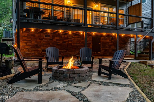 510 Hemlock Street, Gatlinburg, TN 37738