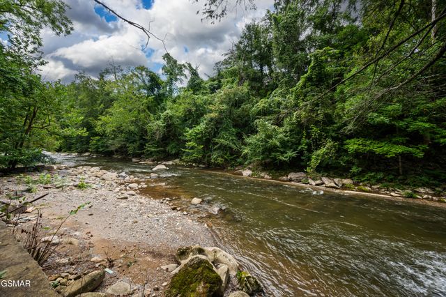 510 Hemlock Street, Gatlinburg, TN 37738