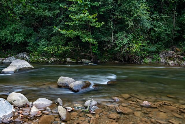 510 Hemlock Street, Gatlinburg, TN 37738