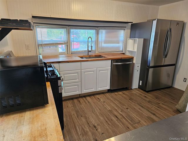 1964-106 River Road 106, Calverton, NY 11933