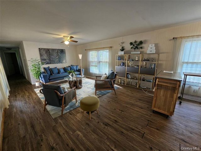 1964-106 River Road 106, Calverton, NY 11933