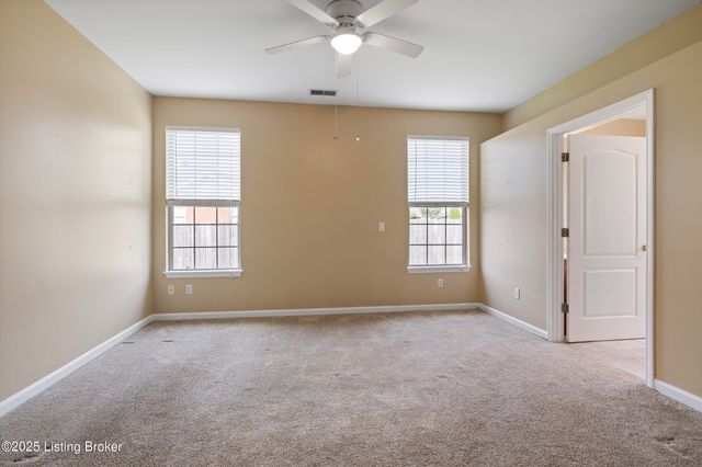 1309 Bent Willow Ln, Louisville, KY 40214