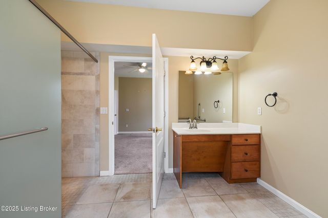 1309 Bent Willow Ln, Louisville, KY 40214