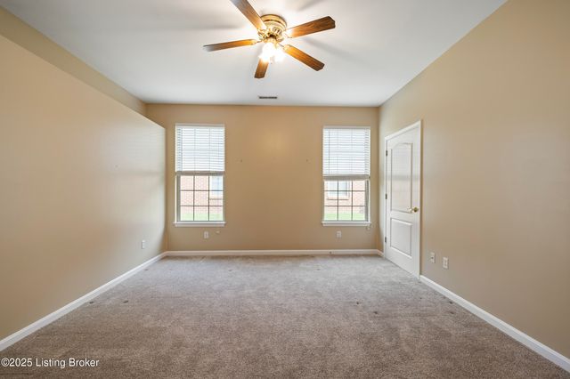 1309 Bent Willow Ln, Louisville, KY 40214