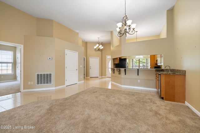 1309 Bent Willow Ln, Louisville, KY 40214