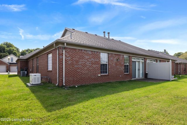 1309 Bent Willow Ln, Louisville, KY 40214